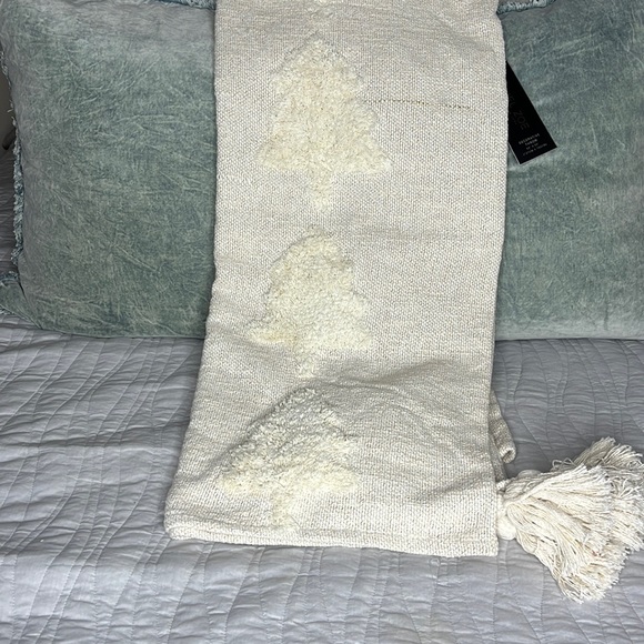 Rachel Zoe Christmas Tree Throw - Picture 2 of 5